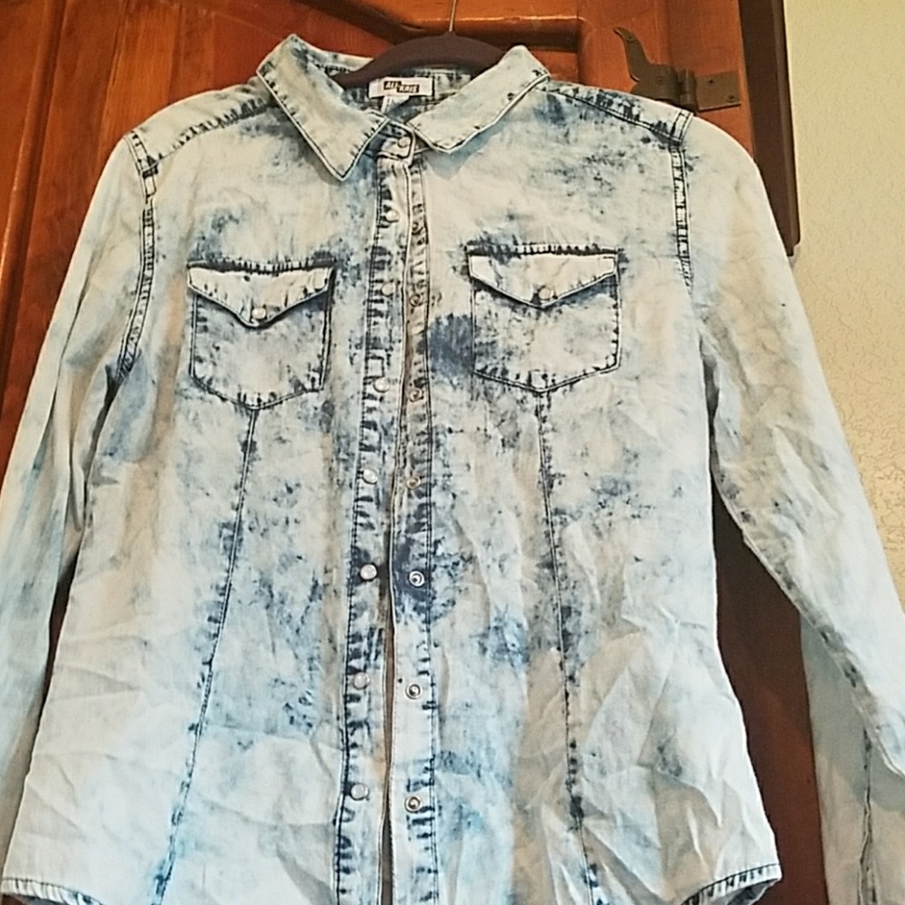 Cute Denim colored shirt